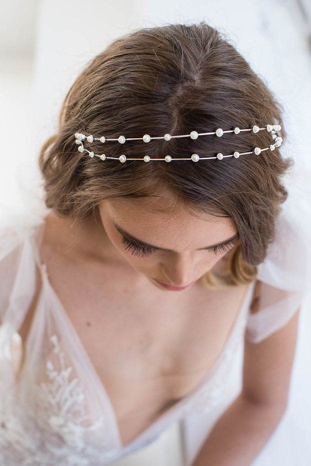 Our headbands are the perfect bridal hair accessories for your bridal hairstyle and add that touch of sparkle on your wedding day.