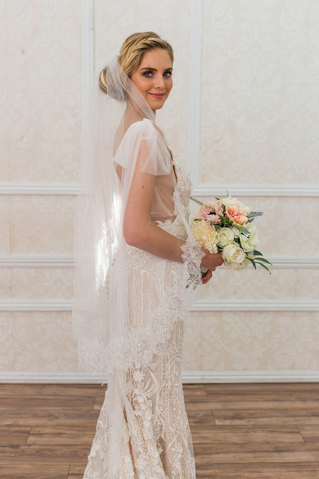 BROOKE FINGERTIP VEIL - WITH CHANTILLY LACE EDGE
