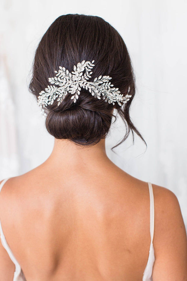 Our halo combs are the perfect bridal hair accessories for your bridal hairstyle. 