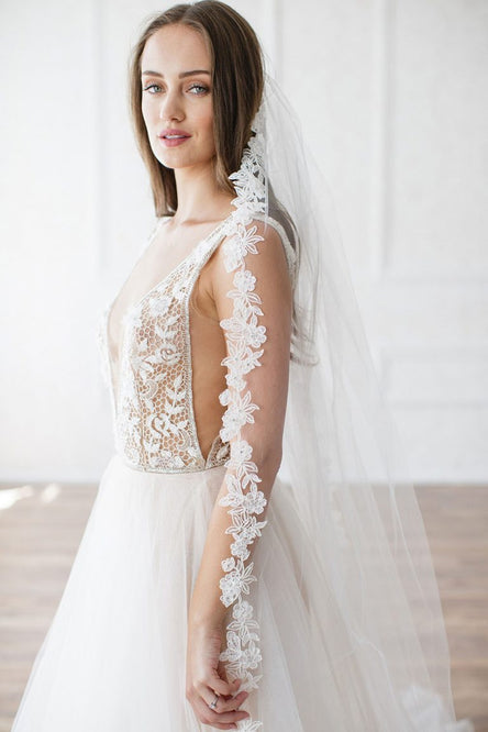 ANGELINA ELBOW/FINGERTIP VEIL - WITH LACE EDGE
