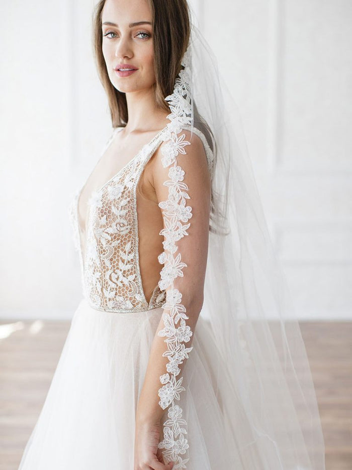 ANGELINA ELBOW/FINGERTIP VEIL - WITH LACE EDGE